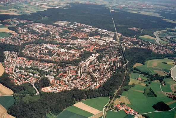  Luftaufnahme von Waldkraiburg, Juni 2004. © Stadtarchiv Waldkraiburg
